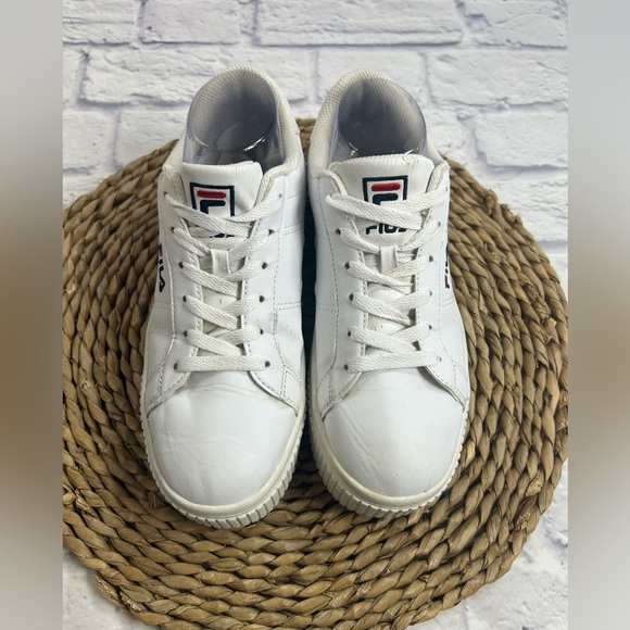 Fila Women's Classic White Leather Fashion Sneakers. Size 8. - Picture 2 of 10